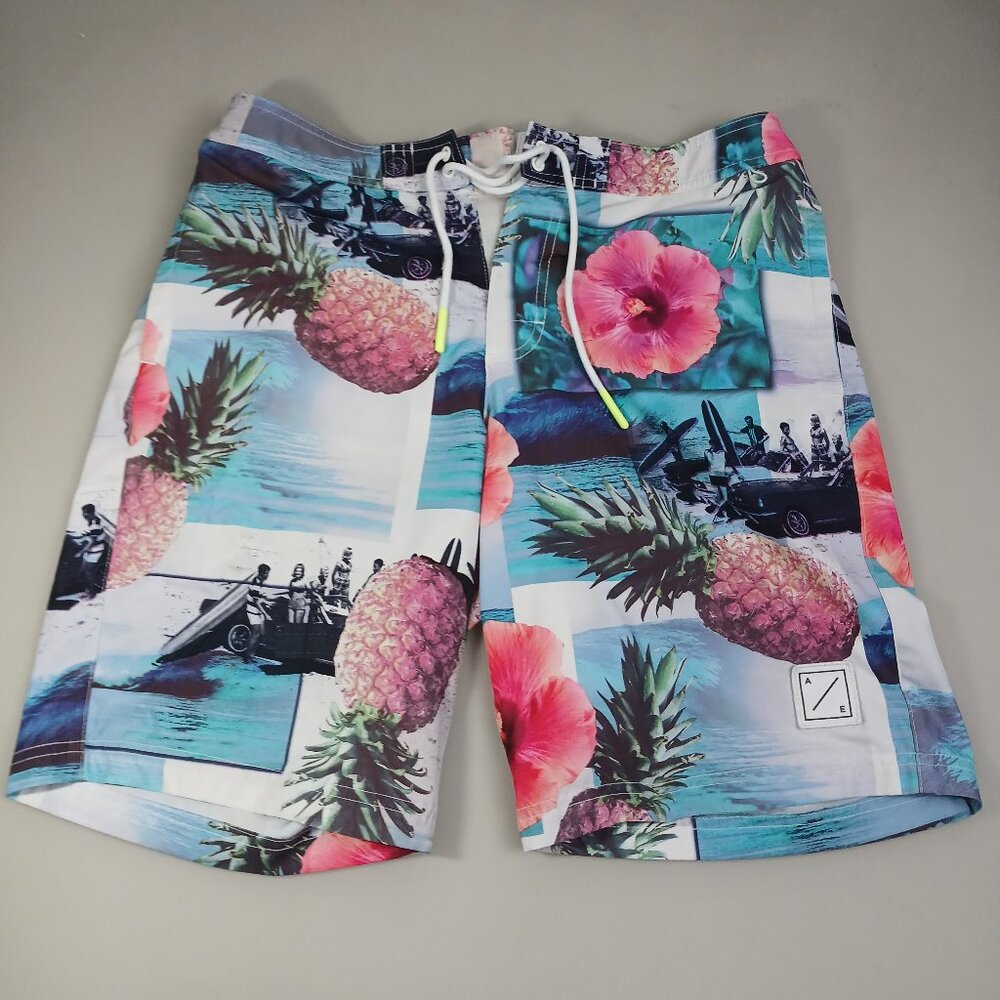 American Eagle Men's Medium Multi-Color Tropical Print Swim Shorts